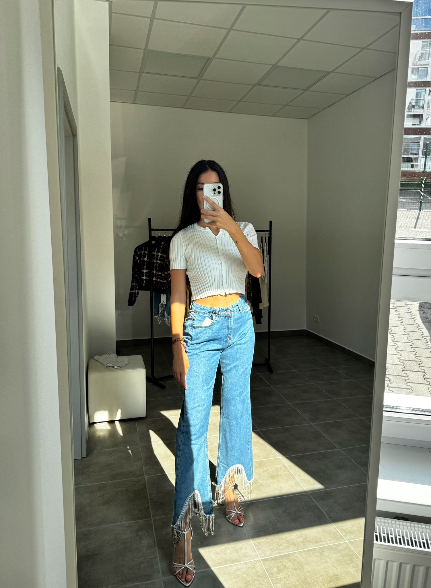 Biely elastický top s krátkym rukávom a gombíkmi | Alessia