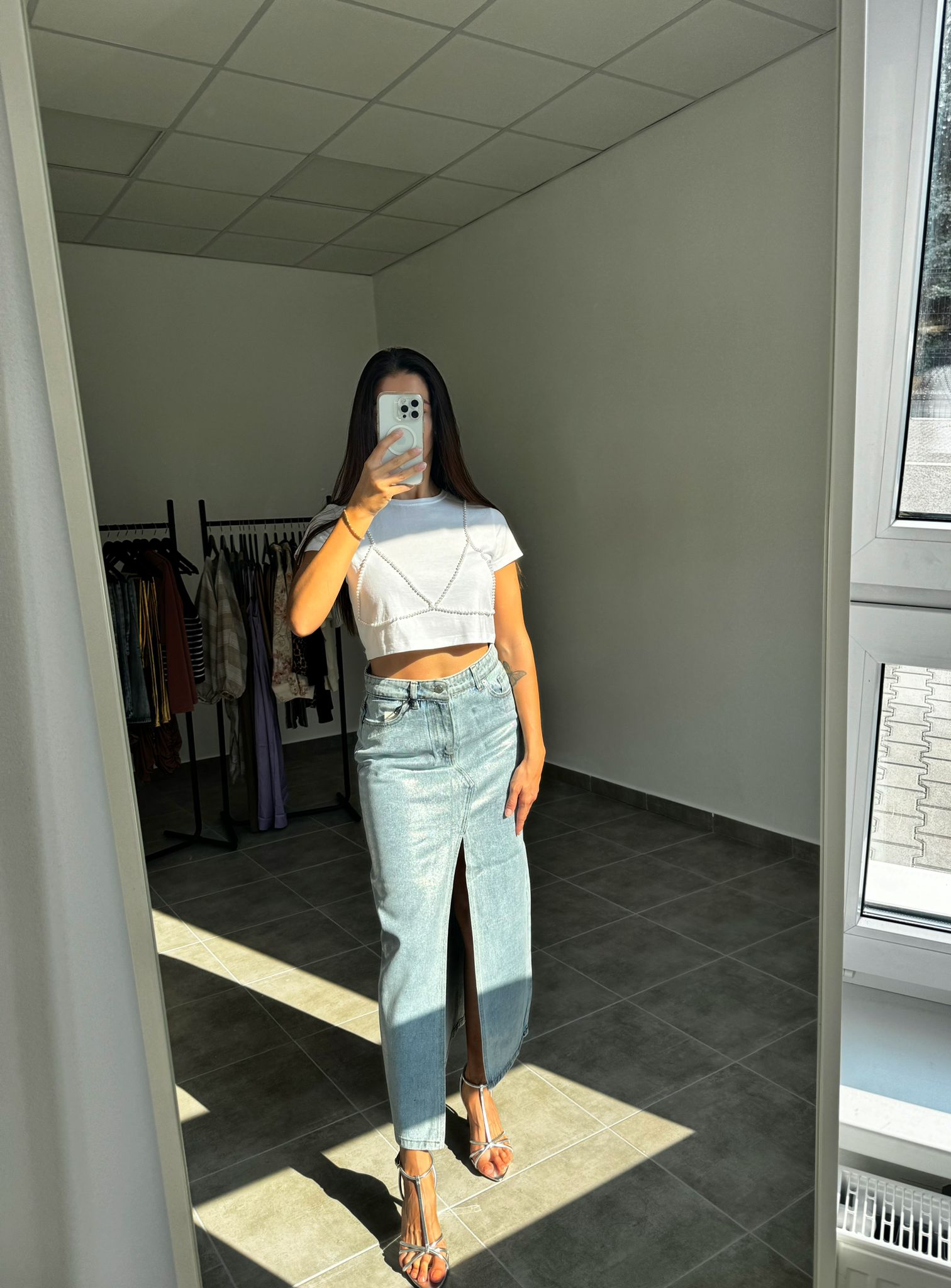 Bavlnený crop top s perlami biely | Pearla