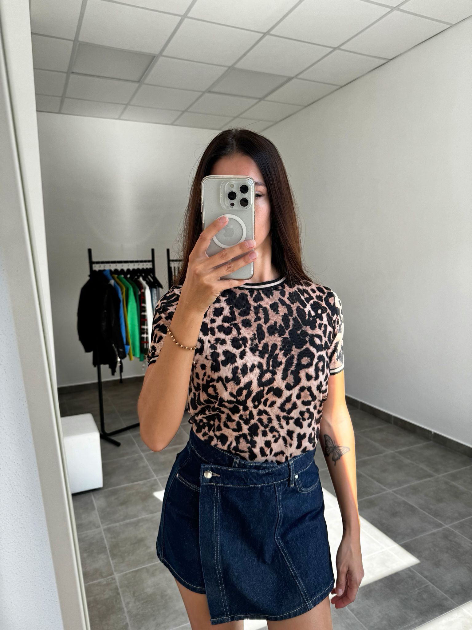 Top s leopardím vzorom | Leona