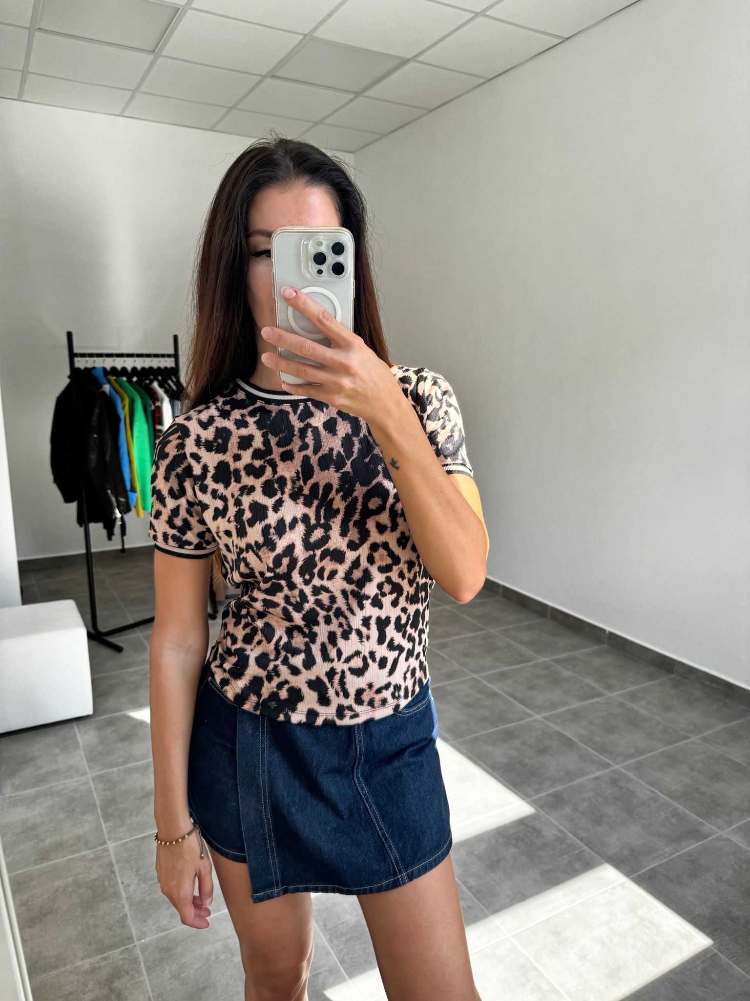 Top s leopardím vzorom | Leona