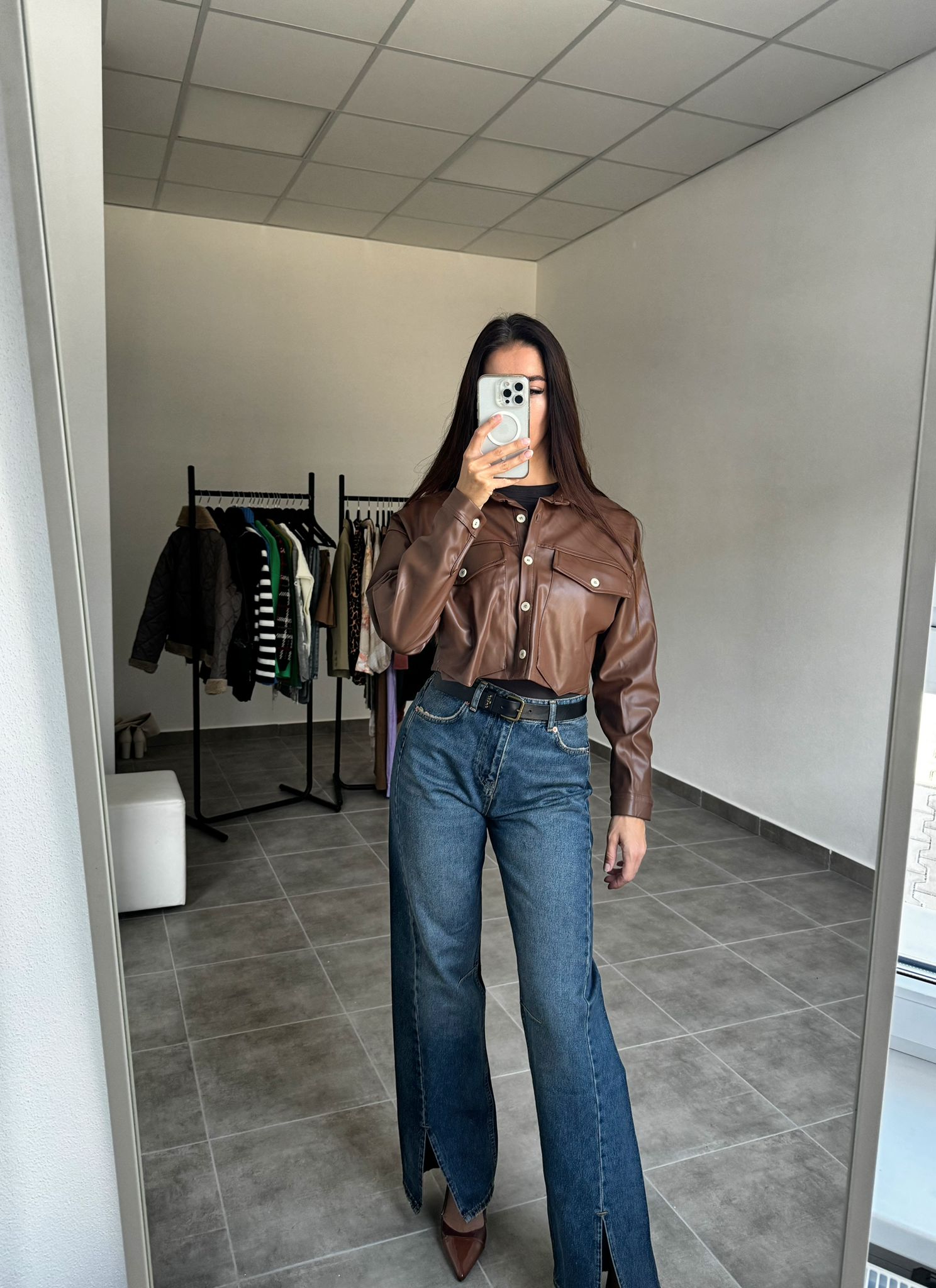 Koženková košeľa hnedá s vreckami | Cocoa