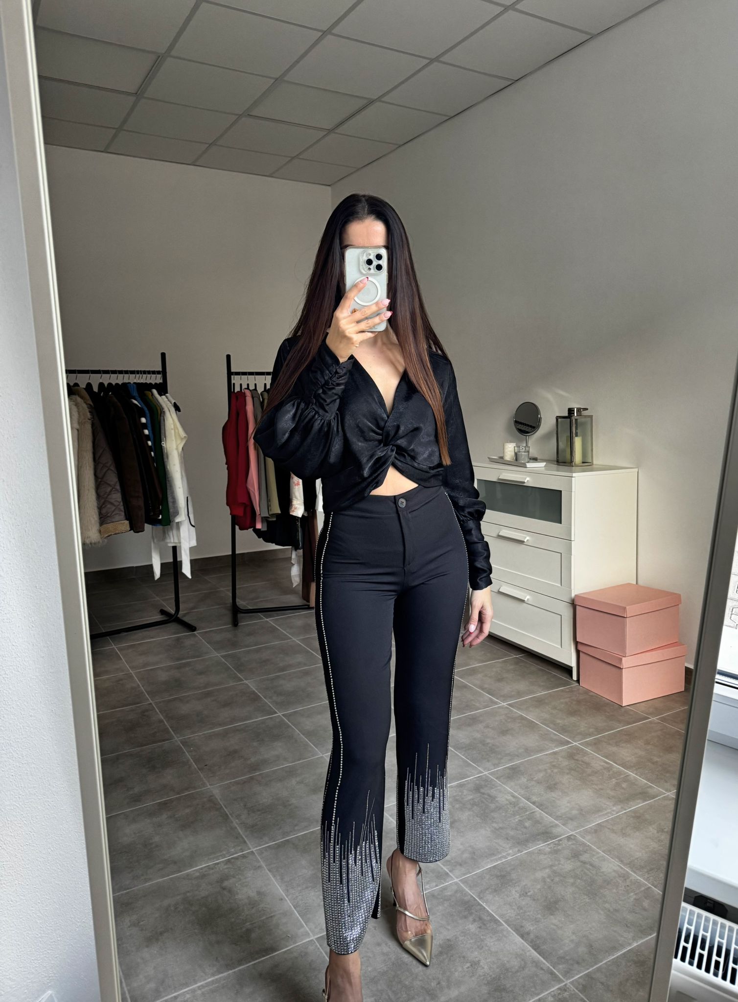 Čierne nohavice s kamienkami elegantné | Stella