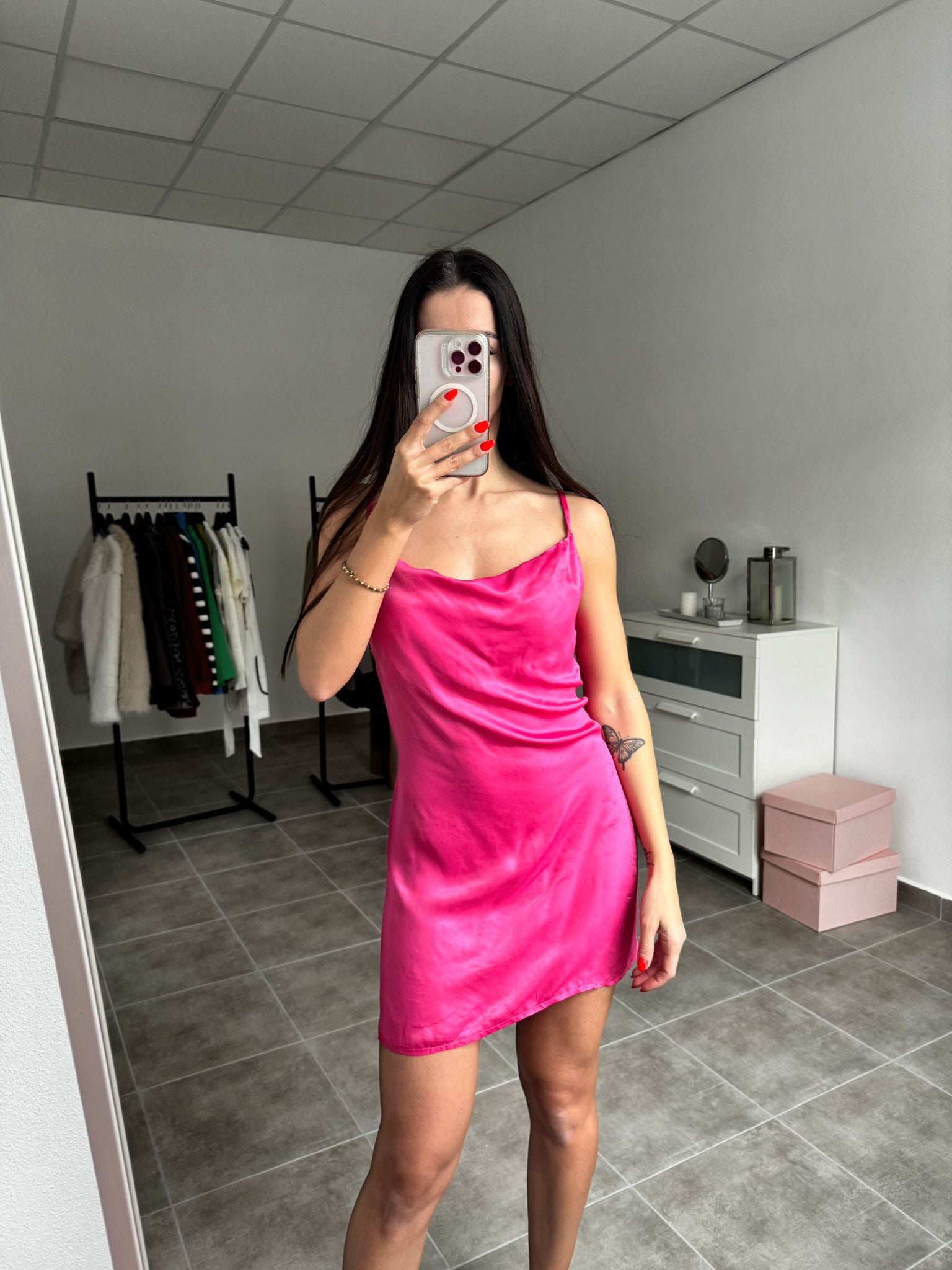 Ružové saténové mini šaty na ramienka | Candy