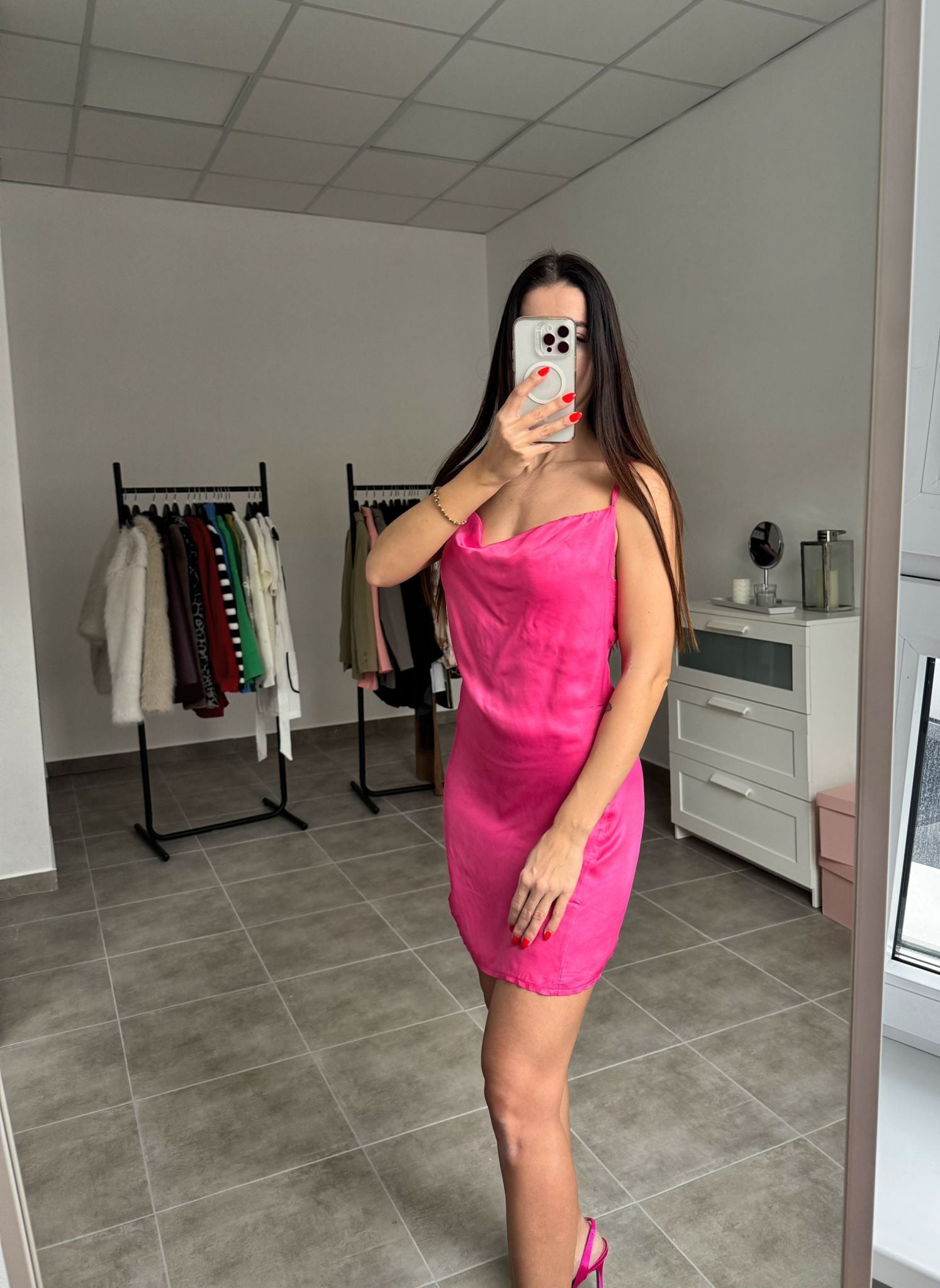 Ružové saténové mini šaty na ramienka | Candy