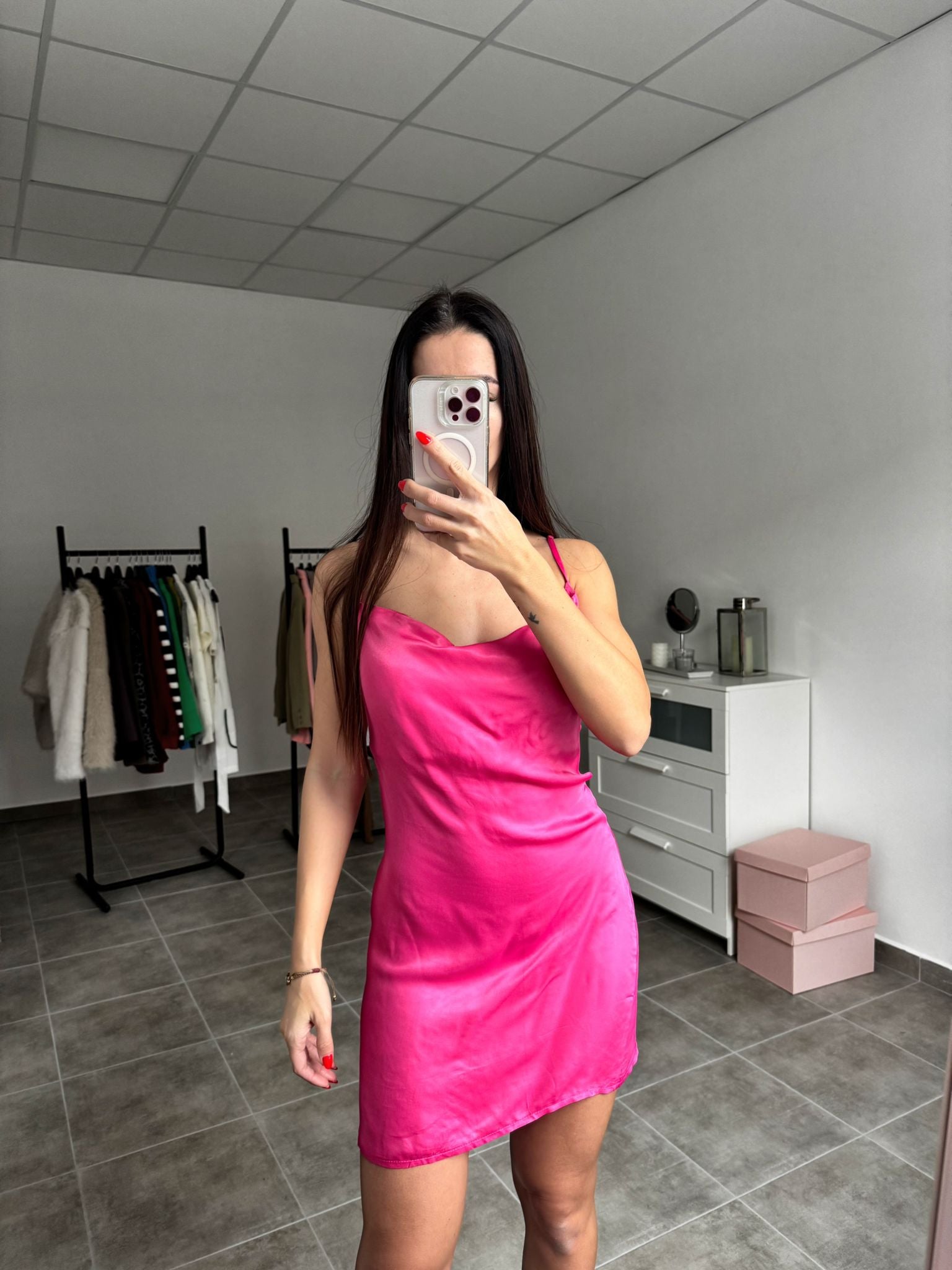 Ružové saténové mini šaty na ramienka | Candy