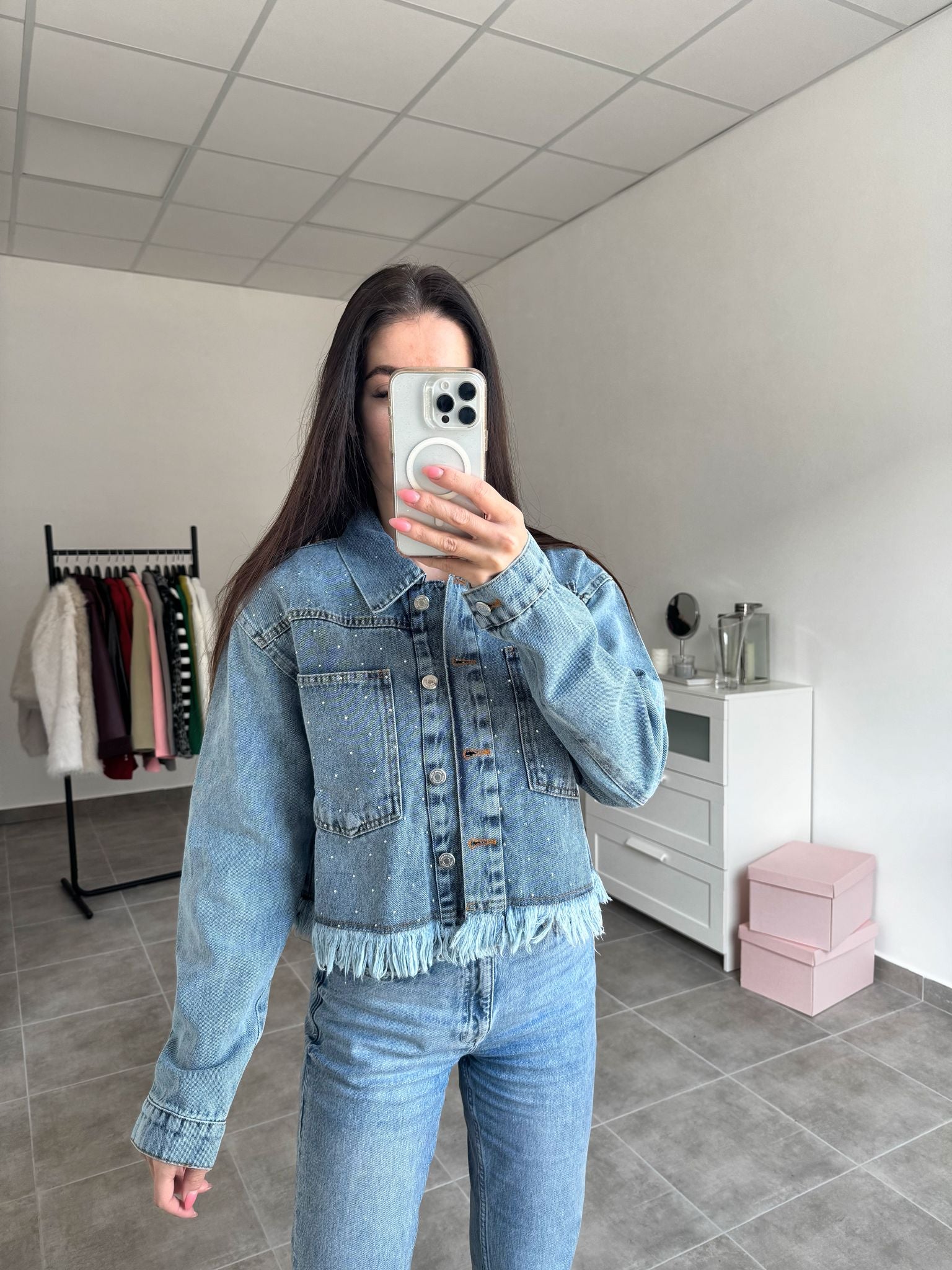 Džínsová bunda so štrasovými kamienkami a strapcami | Shiny Denim