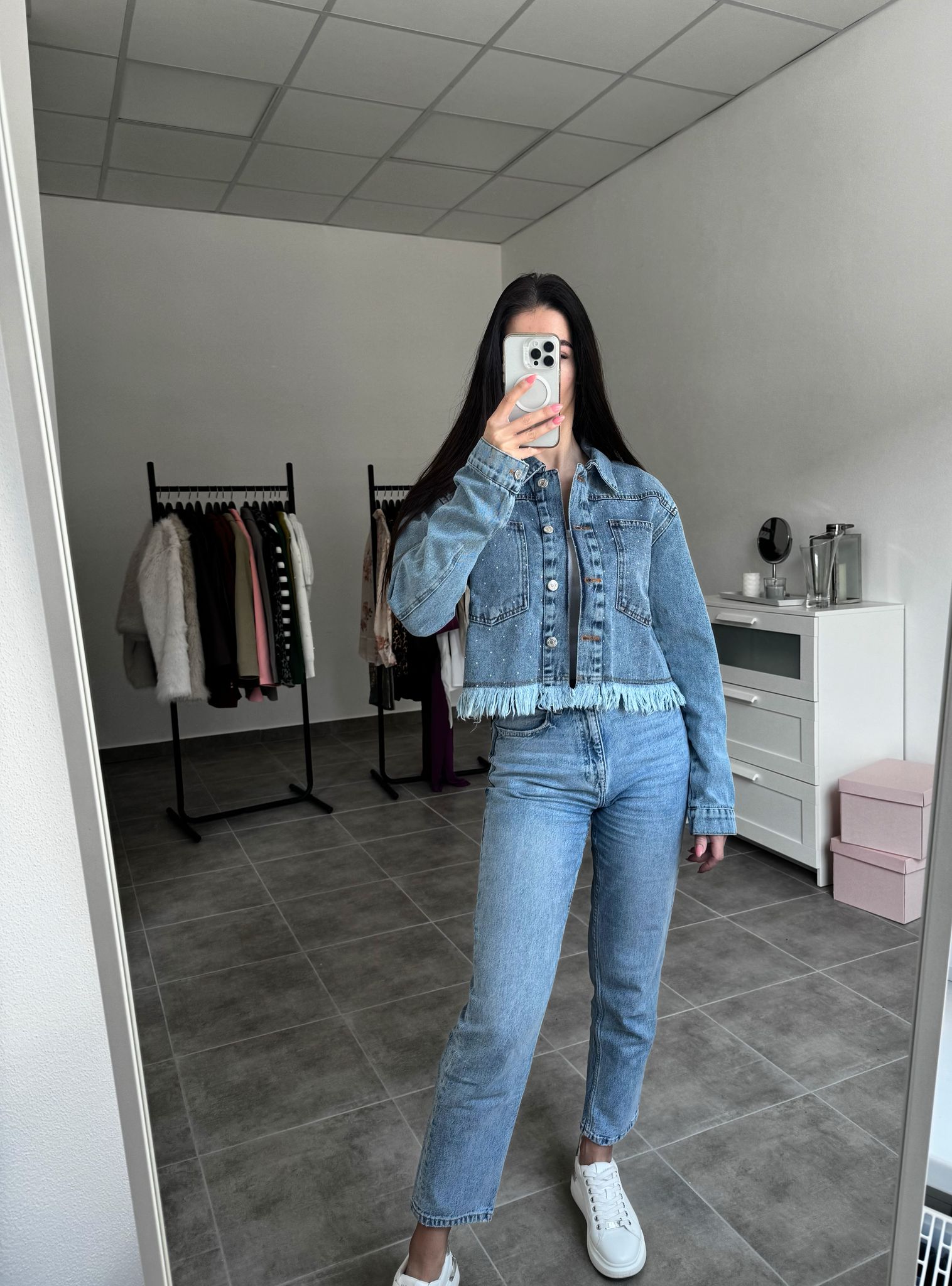 Džínsová bunda so štrasovými kamienkami a strapcami | Shiny Denim