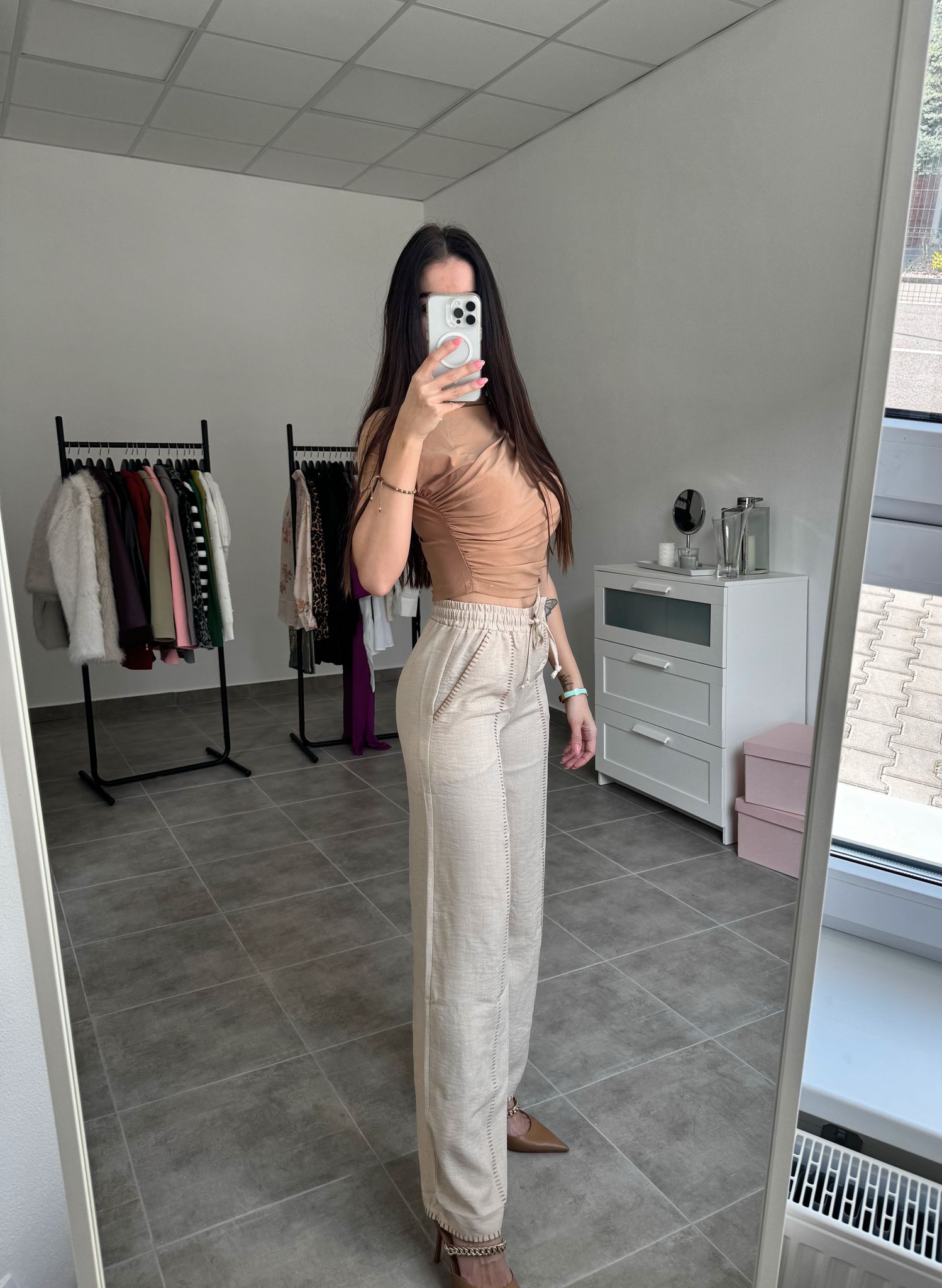 Béžové bavlnené nohavice dámske | Softy