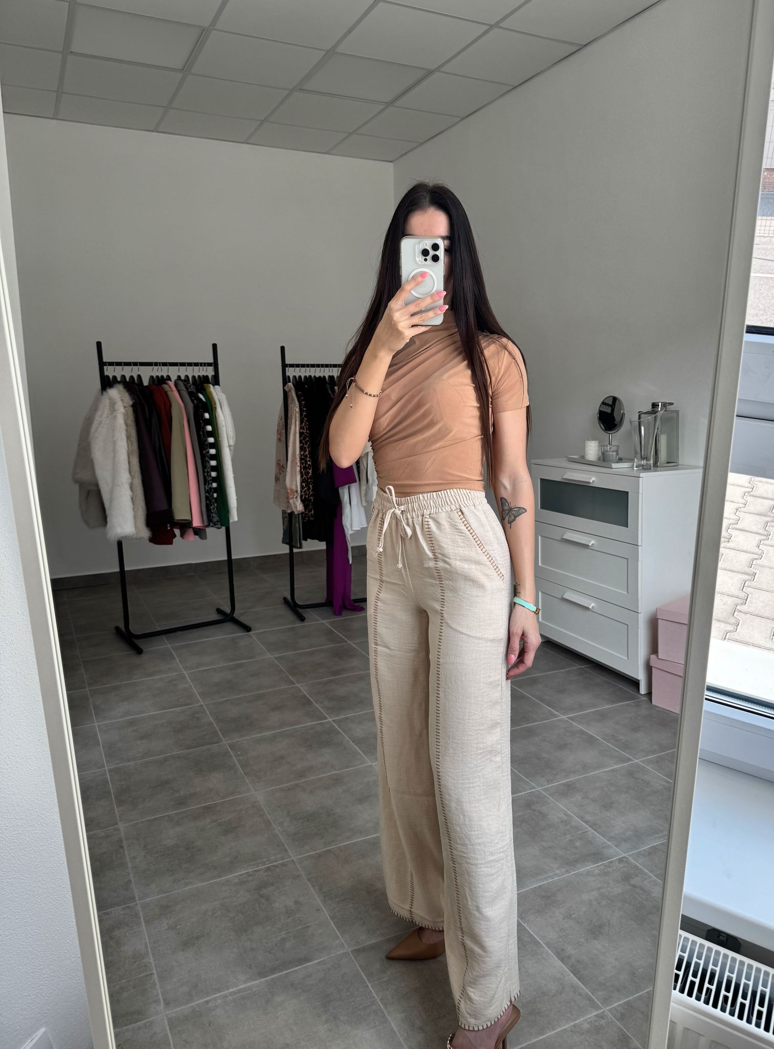 Béžové bavlnené nohavice dámske | Softy