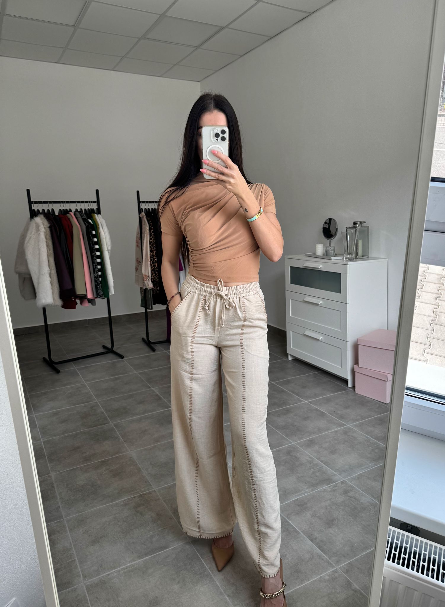 Béžové bavlnené nohavice dámske | Softy