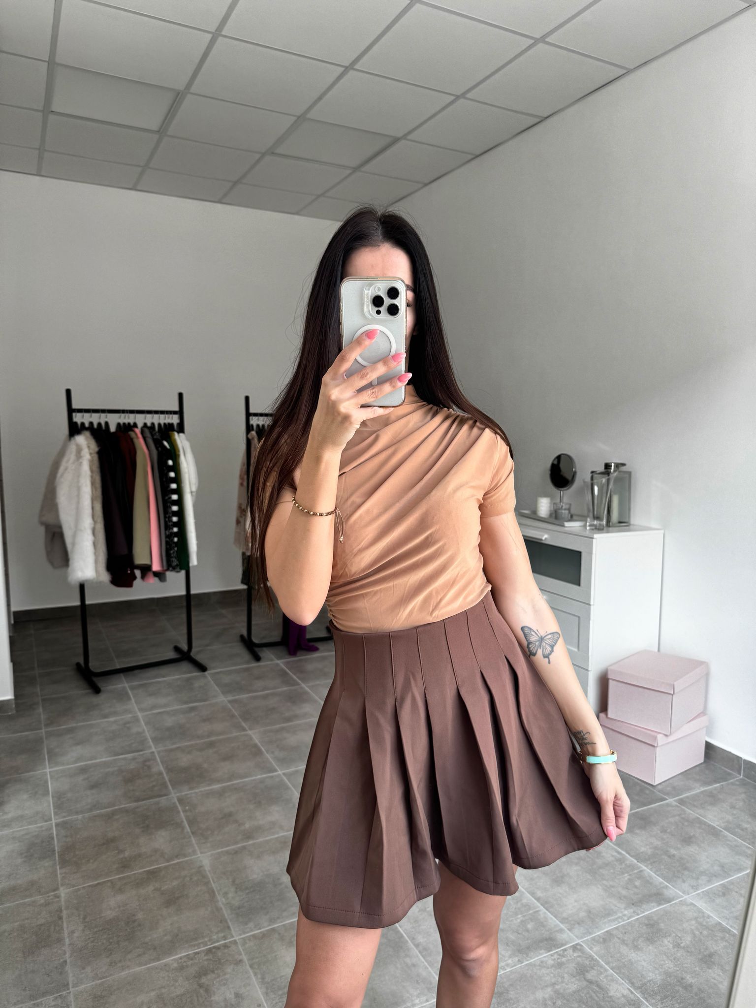 Hnedá skladaná mini sukňa na zips | Choco Pleat
