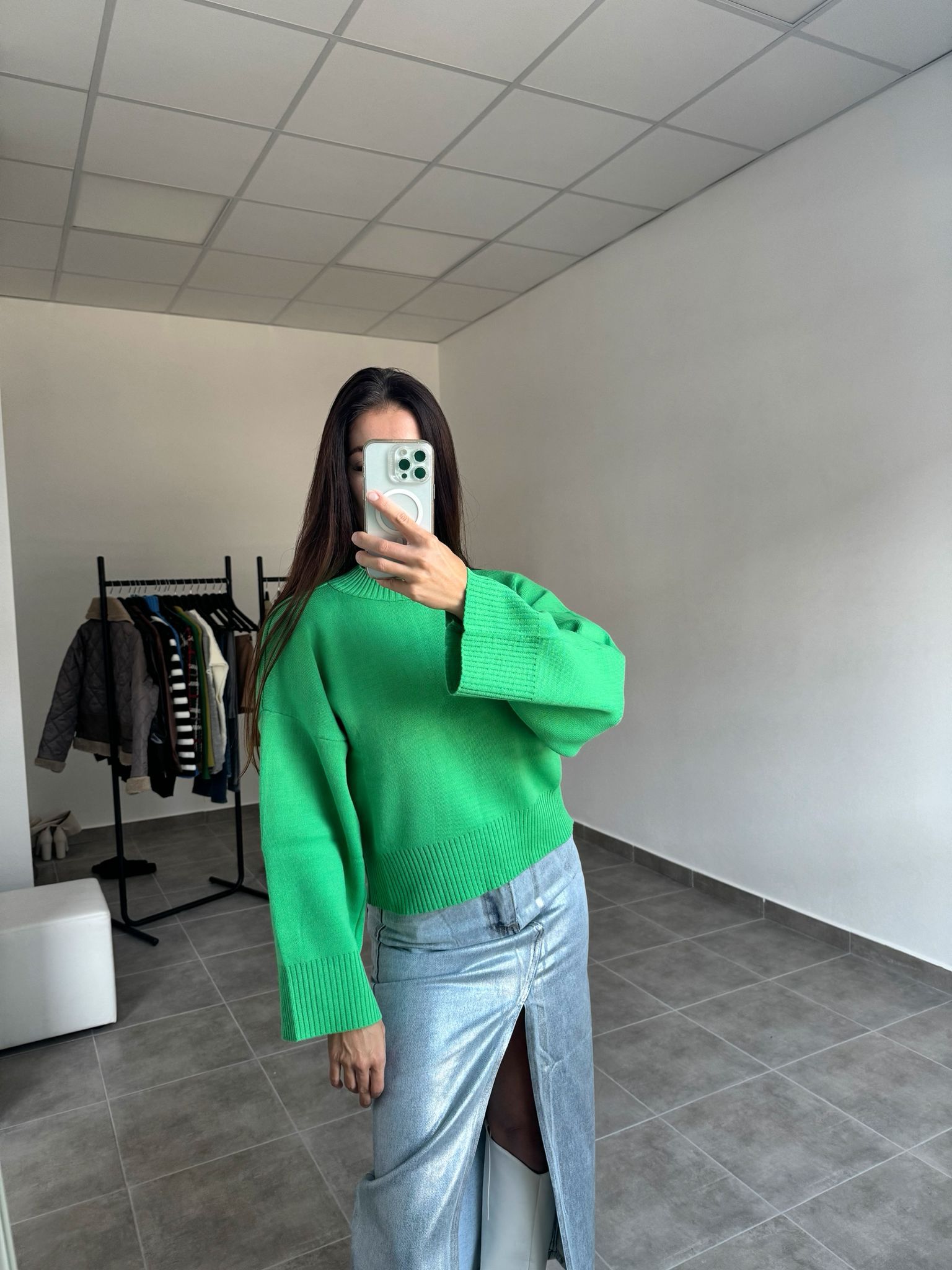 Zelený pulóver so širokými rukávmi | Emerald